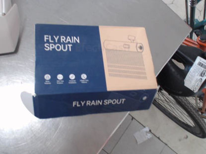 Foto de (sm) Fly  Rain Spout - Publicado el: 24 Jun 2024