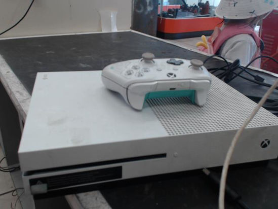 Foto de (sb) Microsoft Xbox One S - Publicado el: 22 Ago 2024