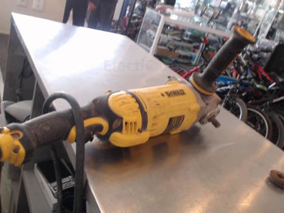 Foto de (sf) Dewalt Dwe4557-B3 - Publicado el: 20 Jun 2025