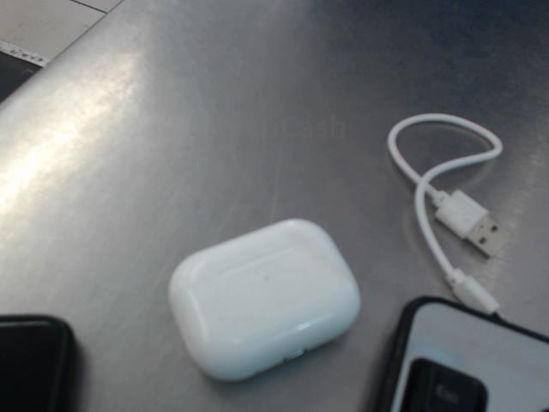 Foto de (sb) Airpods A2700 - Publicado el: 03 Ene 2025